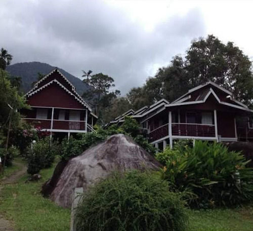 Marina Bay Resort & Restaurant Kampung Genting Exterior foto